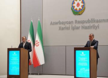 Iran’s FM Meets Azerbaijani Leaders in Baku to Strengthen Ties