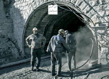 Iran’s Workforce Drifts Away From Industry